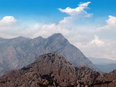 Antalya Türkiye'nin banliyölerinde Tunek Tepe dağ dağ zirveleri