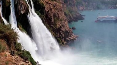 park Aşağı Duden şehir Antalya Türkiye'de şelale fırtınalı güçlü dere