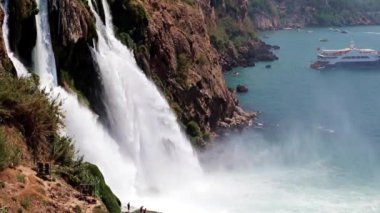 park Aşağı Duden şehir Antalya Türkiye'de şelale fırtınalı güçlü dere