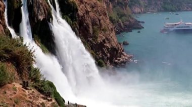 park Aşağı Duden şehir Antalya Türkiye'de şelale fırtınalı güçlü dere