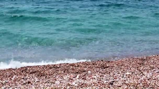 Klares Wasser Wellen Des Mittelmeeres Und Kieselstrand Der Türkei — Stockvideo