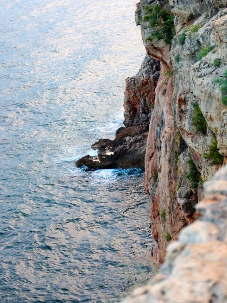 Costa Rochosa Mar Mediterrâneo Costa Cidade Antalya Turquia — Fotografia de Stock