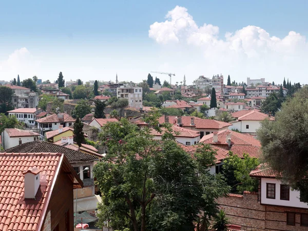 Tegeltak Och Gamla Murar Byggnader Den Historiska Stadsdelen Staden Antalya — Stockfoto