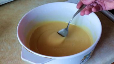 mutfak pişirme için tatlı pasta hazırlama süreci