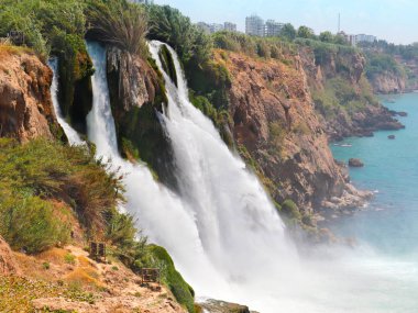 Antalya Lara yerleşim bölgesinde Aşağı Duden Şelalesi, Türkiye