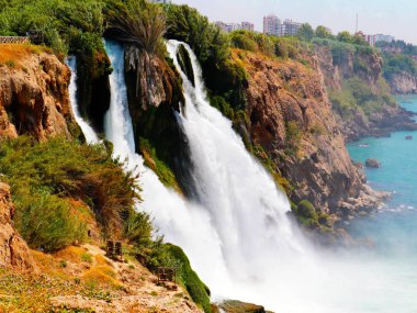Antalya Lara yerleşim bölgesinde Aşağı Duden Şelalesi, Türkiye
