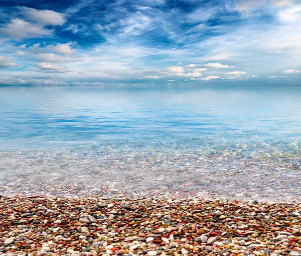 Schöner Blauer Himmel Über Einem Mittelmeerstrand — Stockfoto