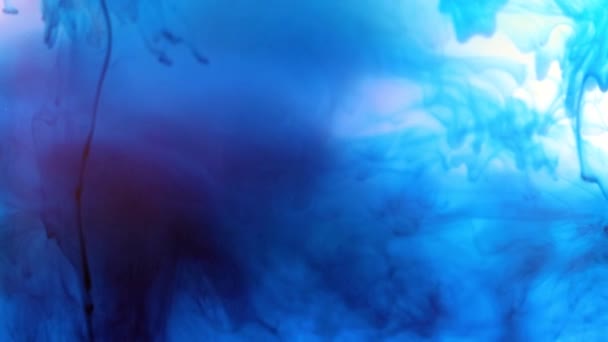 beaux motifs lors du mélange de liquide et d'encre 