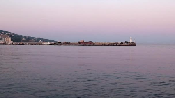 Phare Portuaire Voiliers Dans Soirée — Video