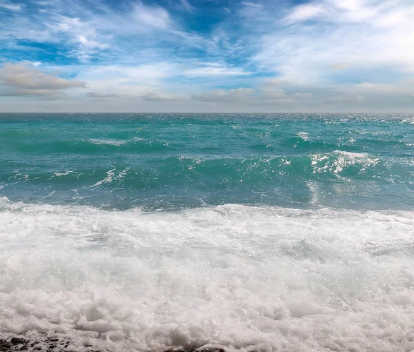 Vagues Mer Côte Méditerranéenne Ciel Ensoleillé — Photo