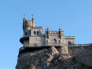 Avrupa'nın en küçük ortaçağ kalesi. Lastochkino gnezdo. Şehir Yalta Kırım.