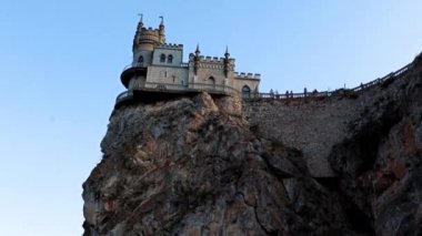 Yalta şehrinin sembolü olarak Kırlangıç Yuvası kalesi, Kırım Cumhuriyeti, Lastochkino Gnezdo