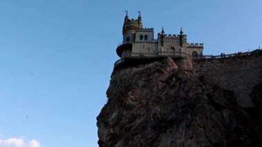 Yalta şehrinin sembolü olarak Kırlangıç Yuvası kalesi, Kırım Cumhuriyeti, Lastochkino Gnezdo