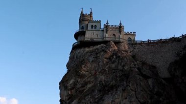 Yalta şehrinin sembolü olarak Kırlangıç Yuvası kalesi, Kırım Cumhuriyeti, Lastochkino Gnezdo