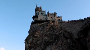 Yalta şehrinin sembolü olarak Kırlangıç Yuvası kalesi, Kırım Cumhuriyeti, Lastochkino Gnezdo