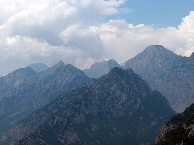 Antalya Türkiye kenti yakınlarındaki Tunektepe sıradağlarının zirveleri