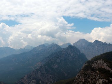 Antalya Türkiye kenti yakınlarındaki Tunektepe sıradağlarının zirveleri