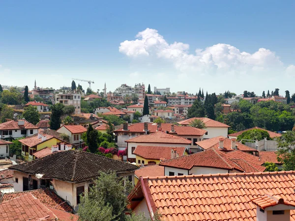 Céu Ensolarado Sobre Telhados Cidade Antalya Turquia — Fotografia de Stock