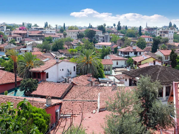 Cielo Soleggiato Sui Tetti Della Città Antalya Turchia — Foto Stock