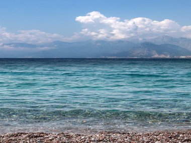 Antalya Türkiye'de Akdeniz'in dağ kıyısı