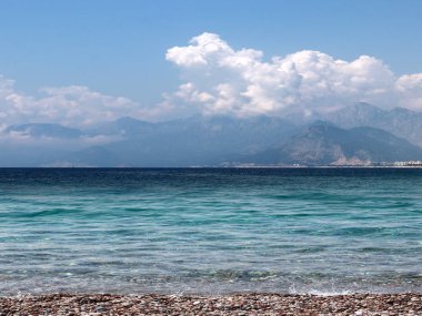 Antalya Türkiye'de Akdeniz'in dağ kıyısı