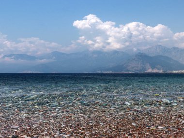 Antalya Türkiye'de Akdeniz'in dağ kıyısı