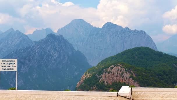 Picos Montaña Tunektepe Fondo Del Cielo Soleado Cerca Ciudad Antalya — Vídeo de stock