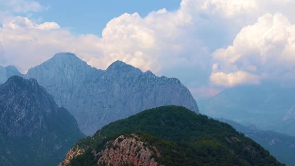 Bergstoppar Tunektepe Bakgrunden Solig Himmel Nära Staden Antalya Turkiet — Stockvideo