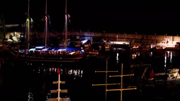 Antalya Nacht Kommerziellen Hafen Und Vergnügungsschiffe Türkei — Stockvideo