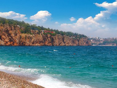 Antalya Türkiye kenti yakınlarındaki Akdeniz plajı