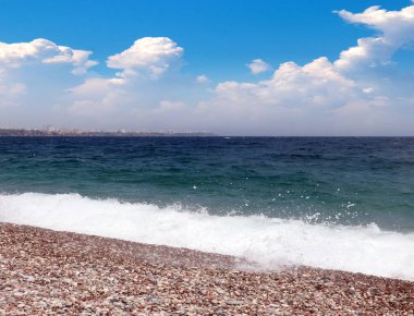 Antalya Türkiye kenti yakınlarındaki Akdeniz plajı