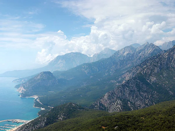 Costa Mar Mediterrâneo Picos Montanha Perto Cidade Antalya Turquia — Fotografia de Stock