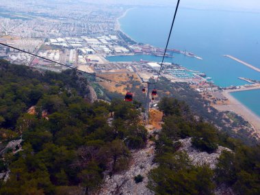 Antalya ilinin kablolu ve limanındaki unsurlar