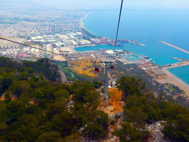 Antalya ilinin kablolu ve limanındaki unsurlar