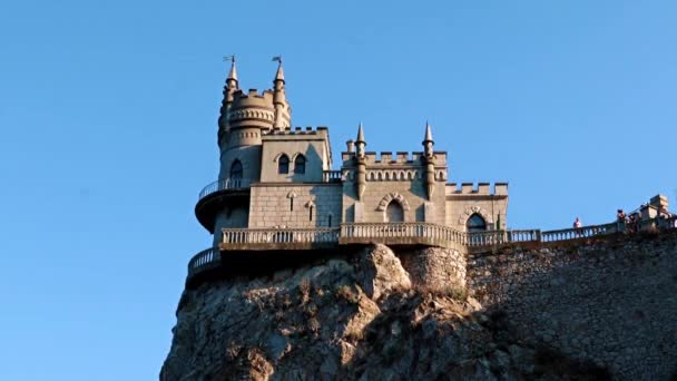 Menor Castelo Medieval Uma Rocha Perto Cidade Yalta Crimeia Ninho — Vídeo de Stock