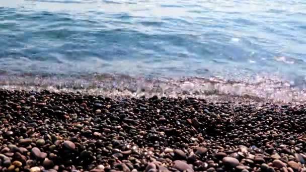Golven Van Middellandse Zee Wilde Rotsachtige Strand — Stockvideo