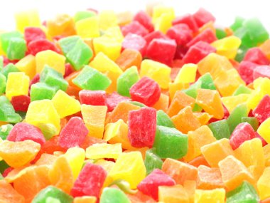 Öğleden sonra ziyafeti olarak kurutulmuş tropikal meyve parçaları.