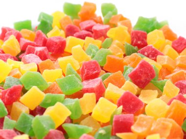 Öğleden sonra ziyafeti olarak kurutulmuş tropikal meyve parçaları.