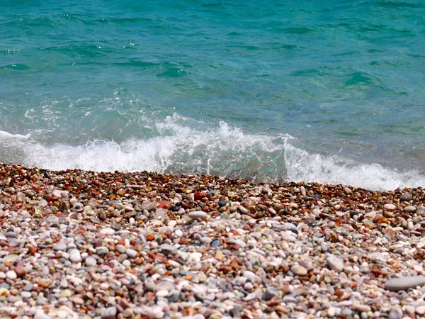 Ondas Uma Praia Tropical Como Lugar Para Recreação Ativa — Fotografia de Stock