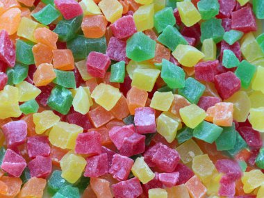 İştahını açmak için ince dilimler ve tropikal meyve parçaları.