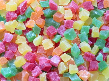 İştahını açmak için ince dilimler ve tropikal meyve parçaları.