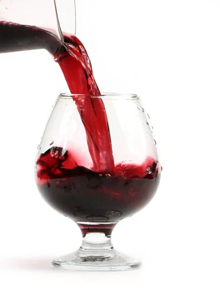 Fluxo Vinho Tinto Enche Copo — Fotografia de Stock