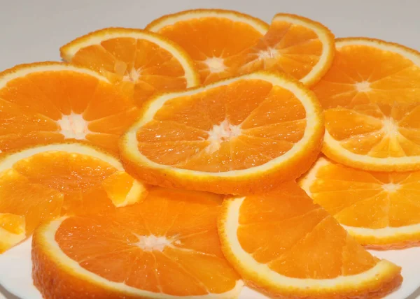 Plastry Dojrzałej Pomarańczy Przygotowane Spożycia Przez Ludzi — Zdjęcie stockowe
