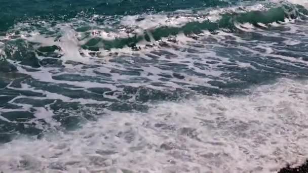 Bela Praia Ondas Mar Durante Uma Pequena Tempestade — Vídeo de Stock