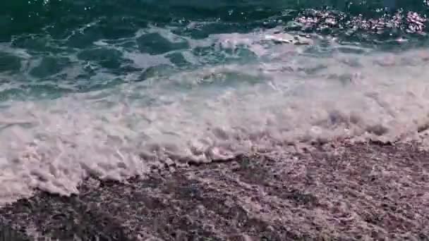 Bela Praia Ondas Mar Durante Uma Pequena Tempestade — Vídeo de Stock