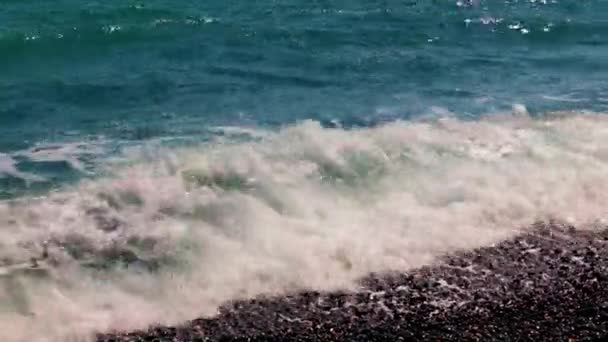 Gyönyörű Strand Tenger Hullámok Egy Kis Vihar Alatt — Stock videók