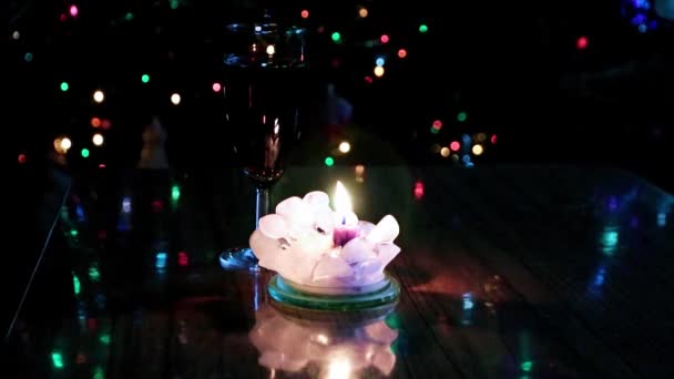 Yanan Bir Mumdan Gelen Işık Şenlikli Yeni Yıl Işığı — Stok video