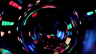 Işıklar tarafından oluşturulan ışık yansımalarının radyal hareketi festival ışıkları