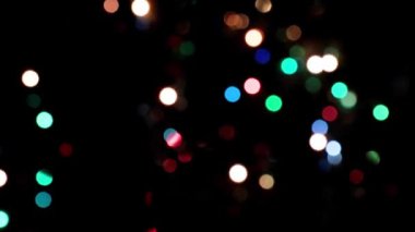 Dekorasyon için aydınlatma derecesi olarak farklı renkte ışık demetleri