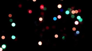 Dekorasyon için aydınlatma derecesi olarak farklı renkte ışık demetleri